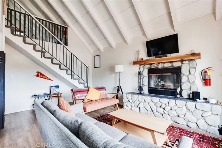 42585 Falcon, Big Bear Lake, California 92315