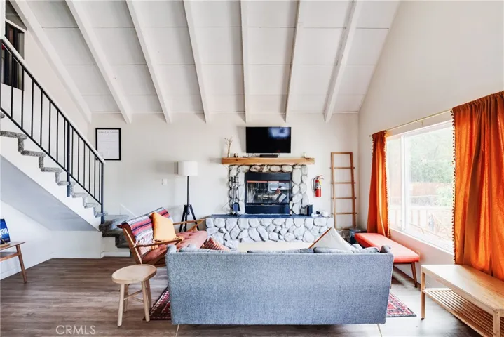 42585 Falcon, Big Bear Lake, California 92315