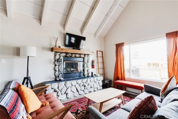 42585 Falcon, Big Bear Lake, California 92315