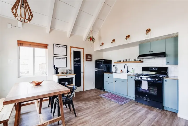 42585 Falcon, Big Bear Lake, California 92315