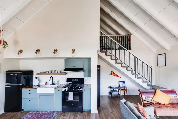 42585 Falcon, Big Bear Lake, California 92315