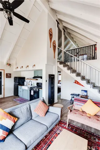 42585 Falcon, Big Bear Lake, California 92315