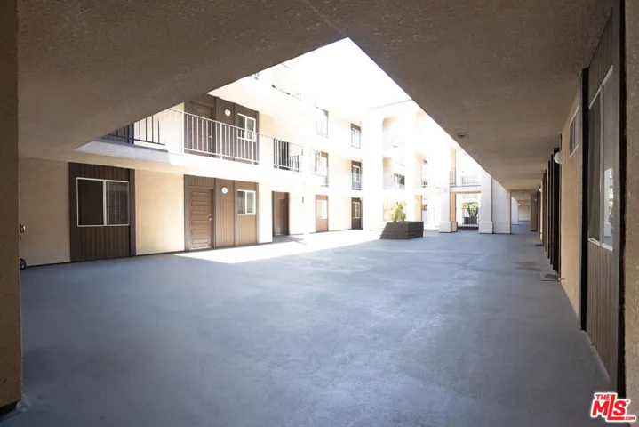 433 S Manhattan Place 108, Los Angeles, California 90020