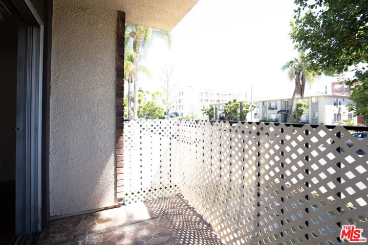 433 S Manhattan Place 108, Los Angeles, California 90020