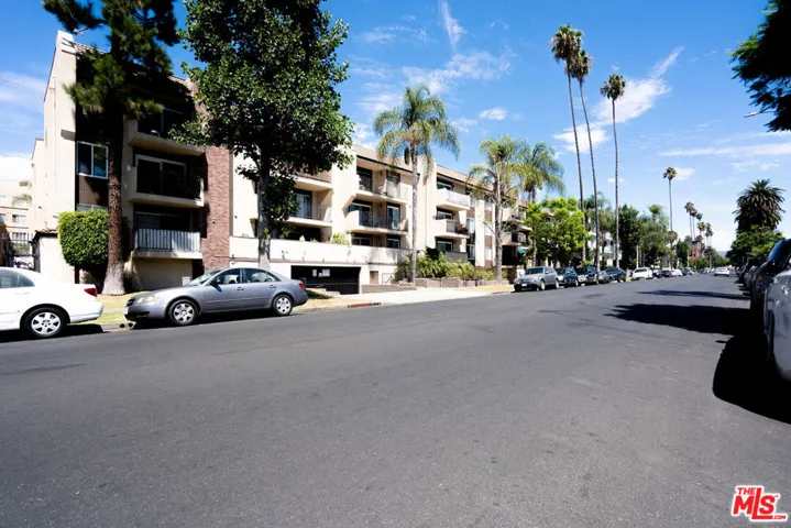 433 S Manhattan Place 108, Los Angeles, California 90020