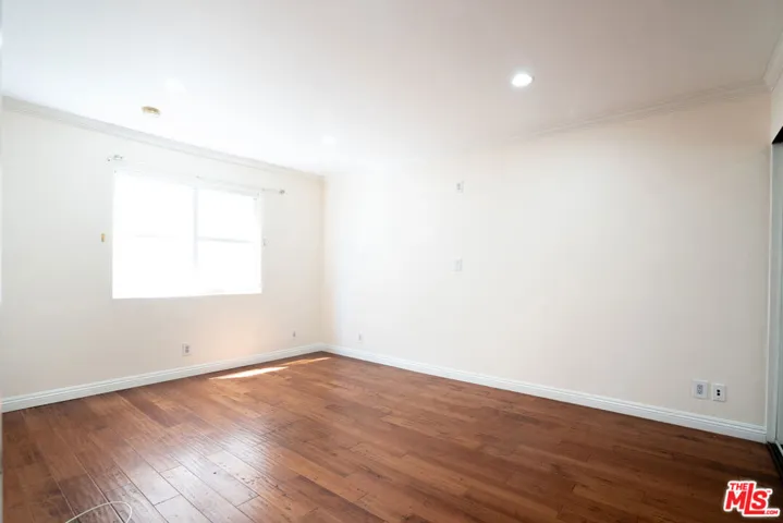 433 S Manhattan Place 108, Los Angeles, California 90020