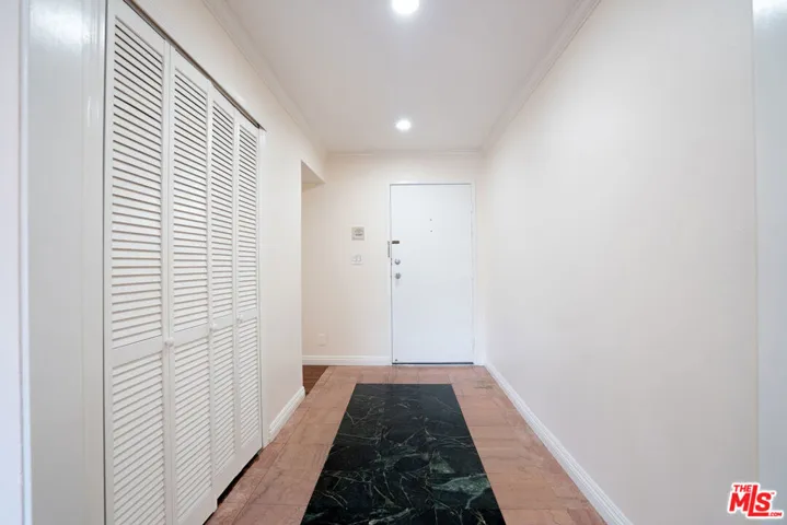 433 S Manhattan Place 108, Los Angeles, California 90020