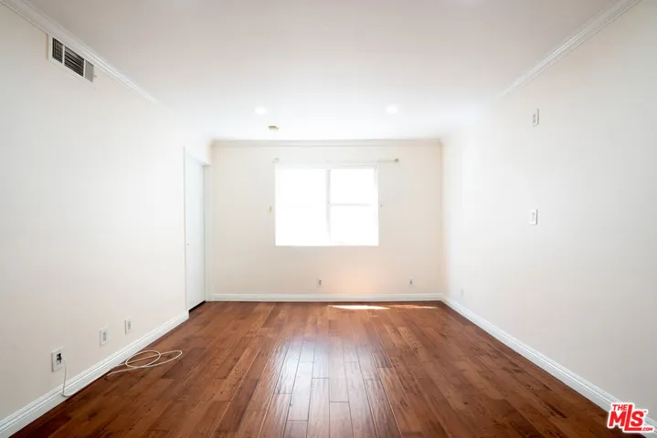 433 S Manhattan Place 108, Los Angeles, California 90020