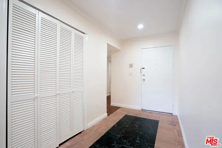 433 S Manhattan Place 108, Los Angeles, California 90020
