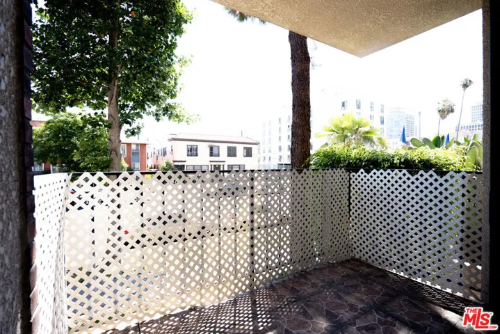 433 S Manhattan Place 108, Los Angeles, California 90020