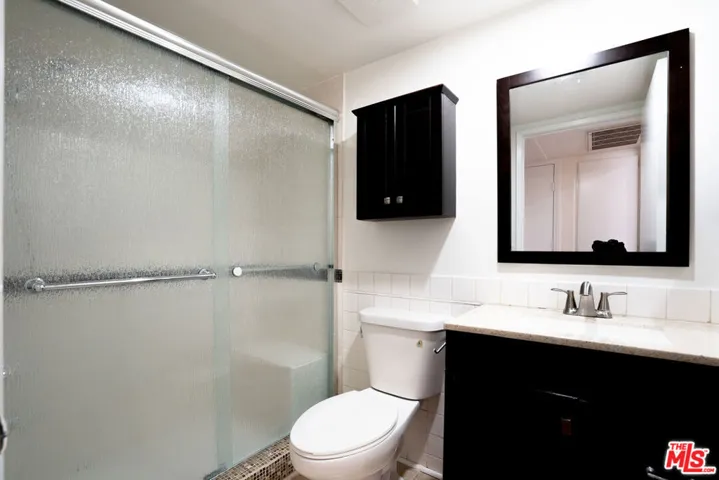 433 S Manhattan Place 108, Los Angeles, California 90020