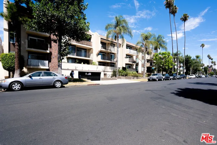 433 S Manhattan Place 108, Los Angeles, California 90020