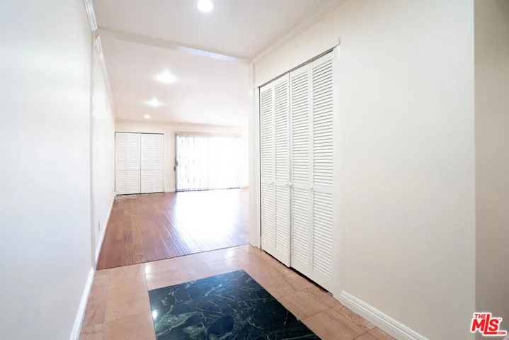 433 S Manhattan Place 108, Los Angeles, California 90020