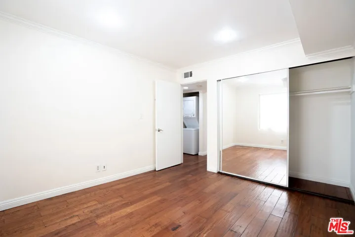 433 S Manhattan Place 108, Los Angeles, California 90020