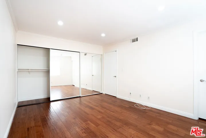433 S Manhattan Place 108, Los Angeles, California 90020