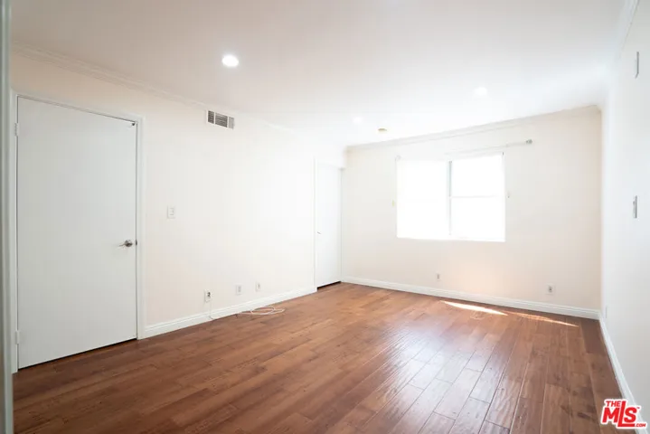 433 S Manhattan Place 108, Los Angeles, California 90020