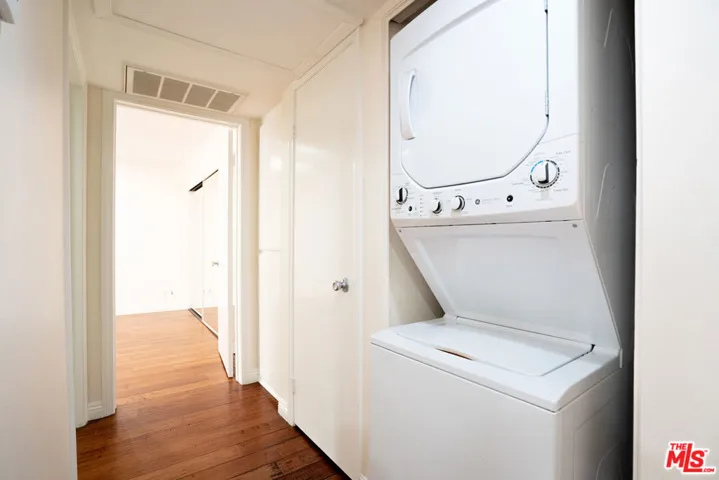 433 S Manhattan Place 108, Los Angeles, California 90020