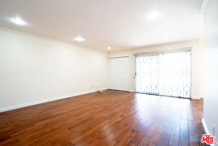 433 S Manhattan Place 108, Los Angeles, California 90020