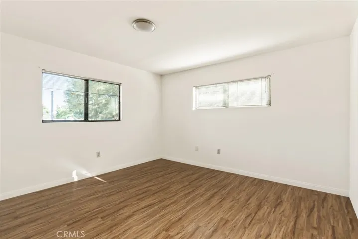 Back 5 bed Unit