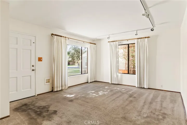 Back 5 bed Unit