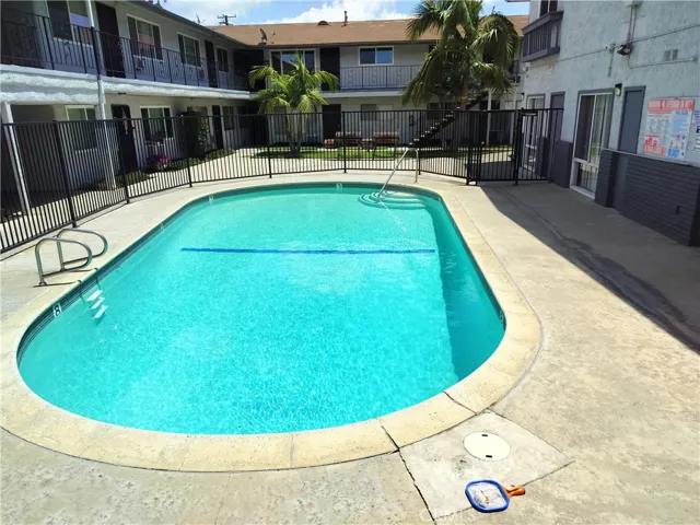 2890 E Artesia 22, Long Beach, California 90805