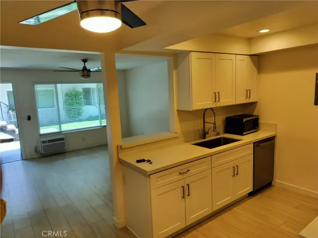 2890 E Artesia 22, Long Beach, California 90805
