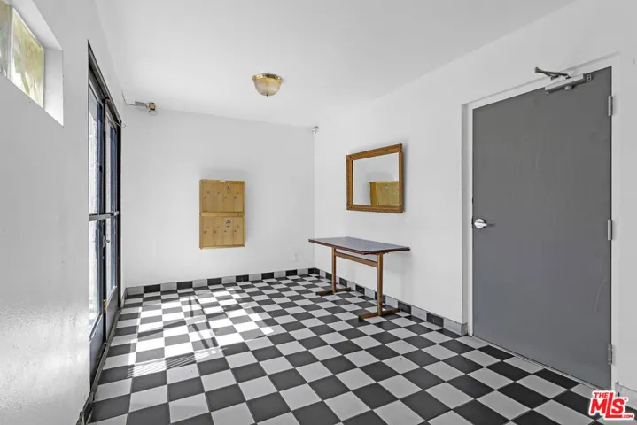2129 Crenshaw Boulevard, Los Angeles, California 90016