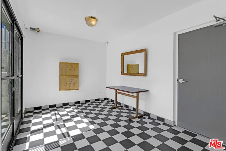 2129 Crenshaw Boulevard, Los Angeles, California 90016