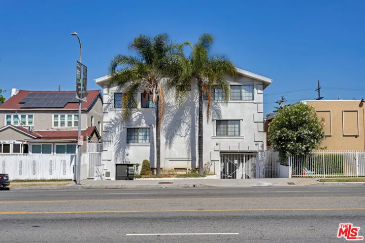 2129 Crenshaw Boulevard, Los Angeles, California 90016