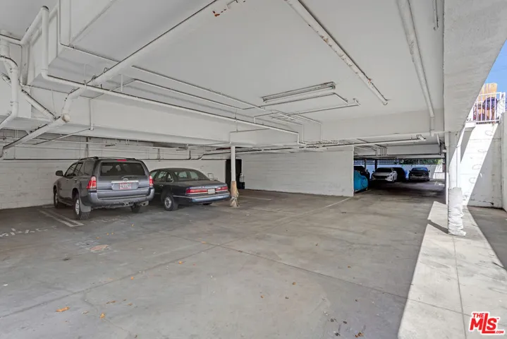 2129 Crenshaw Boulevard, Los Angeles, California 90016
