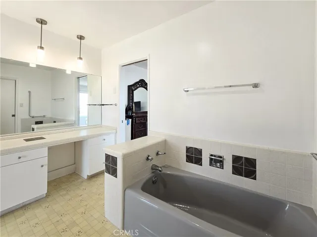 31611 157th E, Llano, California 93544