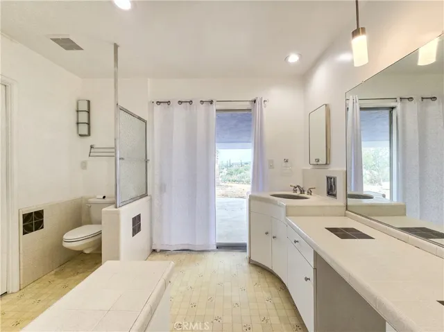 31611 157th E, Llano, California 93544