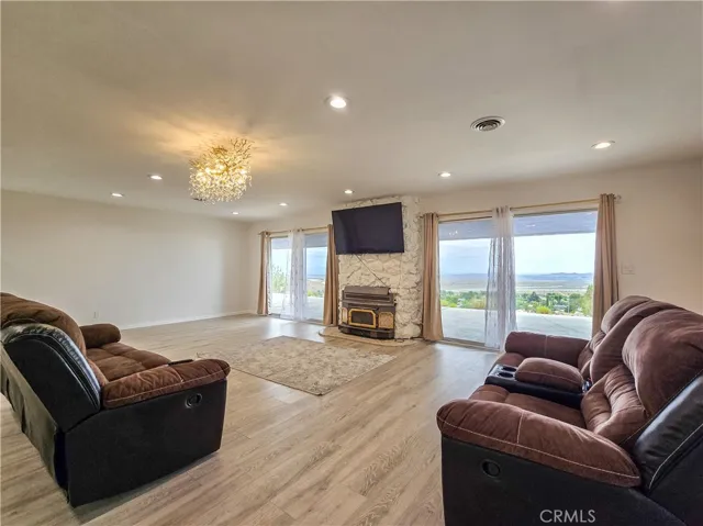 31611 157th E, Llano, California 93544
