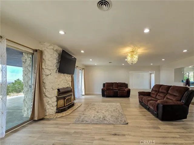 31611 157th E, Llano, California 93544