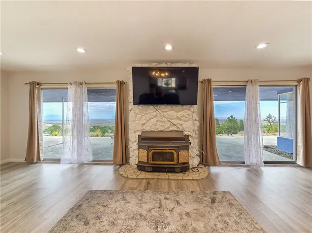 31611 157th E, Llano, California 93544