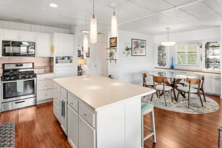 1010 E Bobier 17, Vista, California 92084