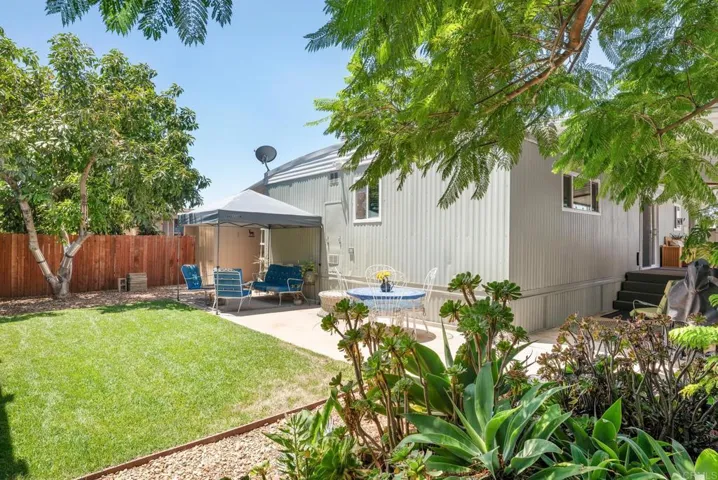 1010 E Bobier 17, Vista, California 92084