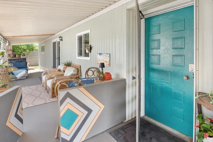 1010 E Bobier 17, Vista, California 92084