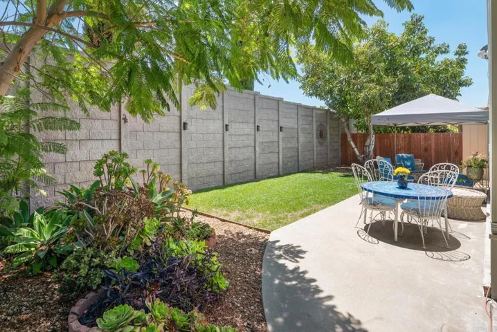 1010 E Bobier 17, Vista, California 92084