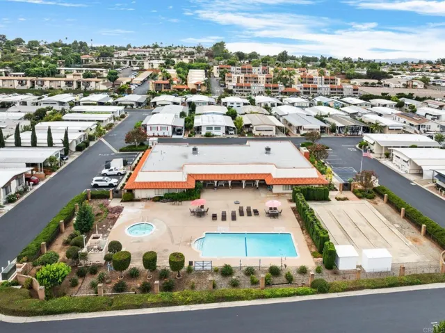 1010 E Bobier 17, Vista, California 92084