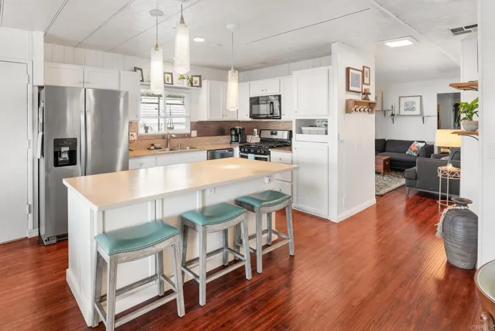 1010 E Bobier 17, Vista, California 92084