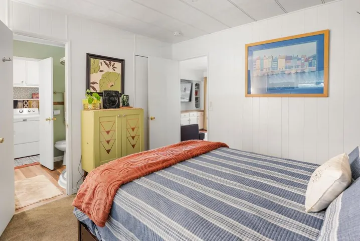 1010 E Bobier 17, Vista, California 92084