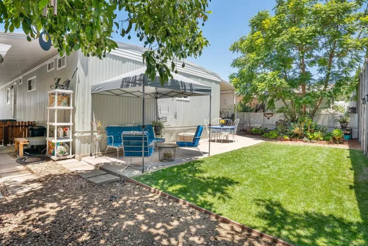1010 E Bobier 17, Vista, California 92084