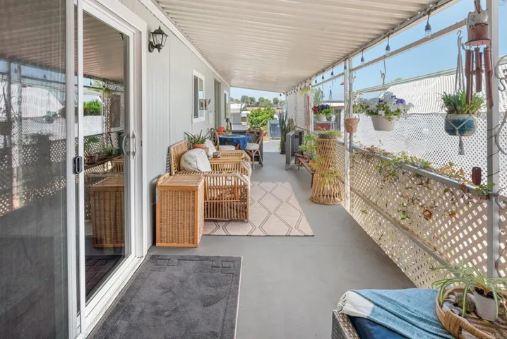 1010 E Bobier 17, Vista, California 92084