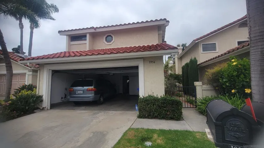 3956 Caminito Amparo, San Diego, California 92122