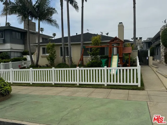 944 21st Street C, Santa Monica, California 90403