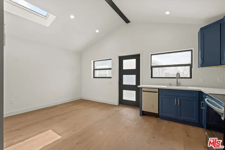 3792 1/2 Van Ness Avenue, Los Angeles, California 90018