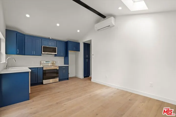 3792 1/2 Van Ness Avenue, Los Angeles, California 90018