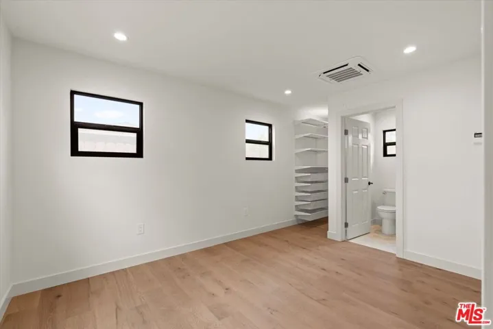 3792 1/2 Van Ness Avenue, Los Angeles, California 90018