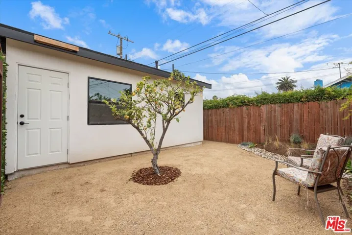 3792 1/2 Van Ness Avenue, Los Angeles, California 90018